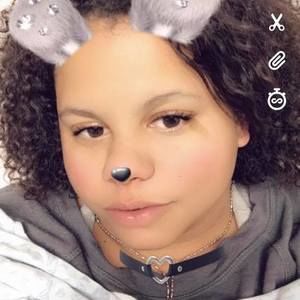 Meet your Posher, Anika